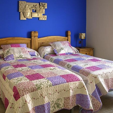 Apartamentos Rurales El Calama Zarza De Granadilla Chambre photo