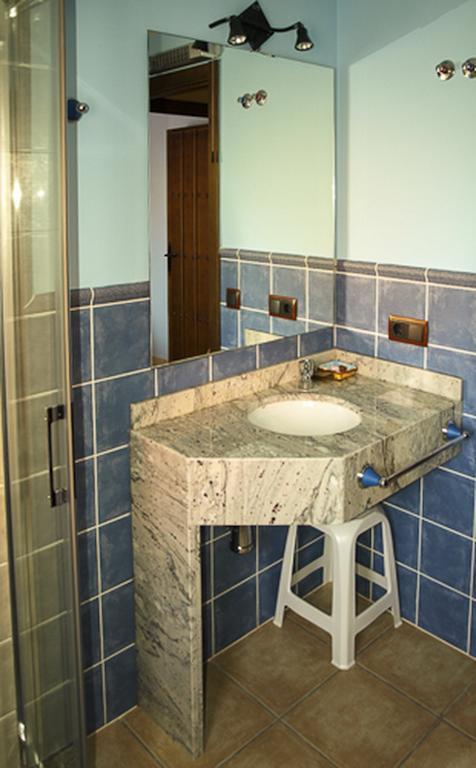 Apartamentos Rurales El Calama Zarza De Granadilla Chambre photo