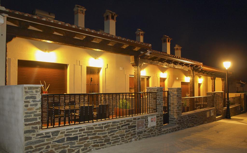 Apartamentos Rurales El Calama Zarza De Granadilla Chambre photo